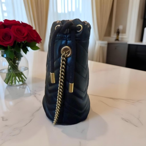 Gucci Marmont Quilted Calfskin Leather Matelasse Mini Bucket Bag with Gold Chain - Picture 4 of 15